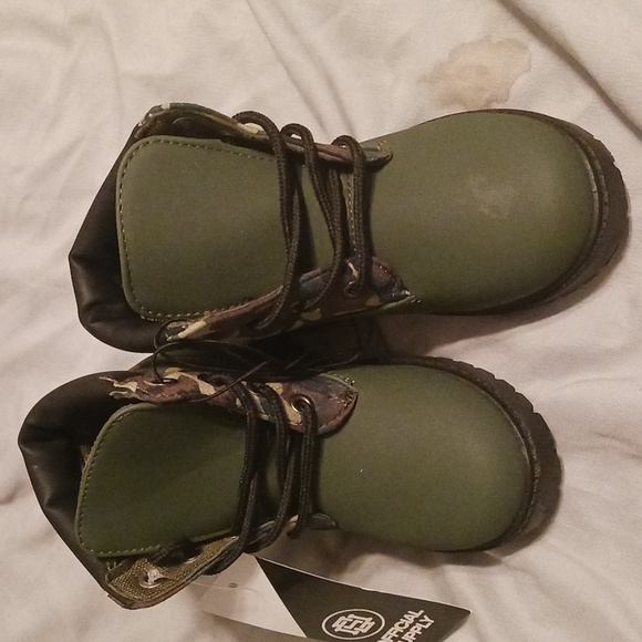 Toddler Boy Boots - Picture 2 of 6